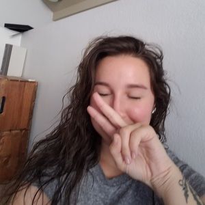 Meet your Posher, Ana